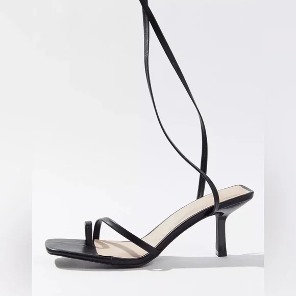 Urban Outfitters Black Strappy Heeled Sandals (NEW) - Picture 2 of 5
